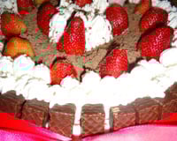 Bolo de chocolate e morango com Twix