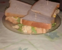 Sanduiche de frango com milho