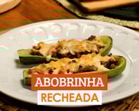 Abobrinha recheada fácil