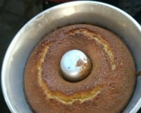 Bolo de fubá com queijo parmesão