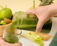 Você não imagina que precisa até ter! Liquidificador portátil que prepara sucos e shakes em qualquer lugar por menos de R$ 100