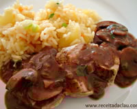 Filé-mignon de porco com molho de vinho