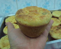 Bolinho de alho poró com queijo