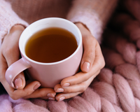 Por que bebidas quentes espantam o frio? Entenda o que acontece no corpo
