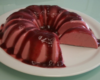 Flan de gelatina com morango