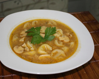 Sopa de capeletti (capeletti in brodo)