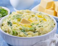 Tudo o que você realmente precisa para fazer um purê excepcional são quatro ingredientes: batatas, creme de leite, sal e muita...