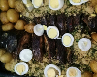 Tilápia assada com farofa de couve e ovo