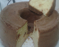 Bolo de fubá com goiabada