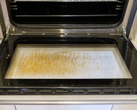 Você faz, mas não deveria: deixar o forno sujo pode causar problemas que você nem imagina