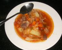 Sopa de legumes com carne do Queidinho