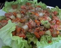 Salada de triguilho (trigo para quibe) e legumes