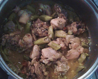 Frango com quiabo picante