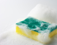 Esponjas de cozinha: como usá-las corretamente para lavar a louça