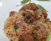 Arroz com coxa de peru e calabresa
