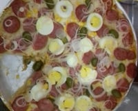 Pizza de calabresa (massa fina)