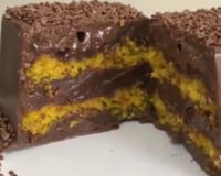 Bolo de cenoura com brigadeiro