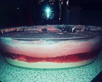 Gelatina de morango com creme de leite condensado