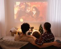 Deixe sua sala de TV mais moderna e aconchegante com esse truque tecnológico que cabe na palma da mão