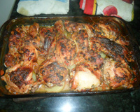 Frango assado com batata da Jujufe