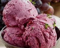 Sorvete de uva com apenas dois ingredientes é sucesso com crianças e adultos, mas escolha a fruta certa