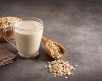 Bebida de aveia reduz o colesterol, ajuda no controle do peso e melhora o desempenho físico: experimente incluí-la no seu café da manhã
