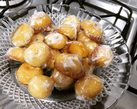 Bala de coco caramelizada (bala baiana ou bala de ovo)