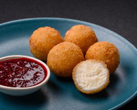 Bolinho recheado com massa de batata: entrada de Natal fácil e deliciosa que você vai querer fazer sempre!