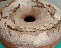 Bolo de banana no liquidificador fica pronto em 30 minutos e é a receita perfeita para comer com cafezinho!