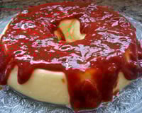 Pudim de queijo com calda de goiabada cascão