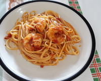 Linguine com camarão branco ao molho especial