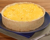 Torta de costela com cebola caramelizada cheddar