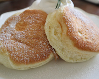 Panqueca japonesa tão fofinha quanto uma nuvem: vem aprender a receita fácil para o café da manhã