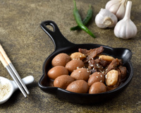 Arthur Paek ensina como fazer ovo preto coreano, uma receita viciante que você não vai conseguir parar de comer!