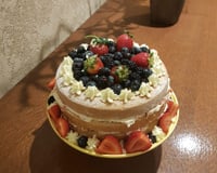 Naked cake de frutas vermelhas
