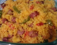 Farofa de cuscuz com calabresa