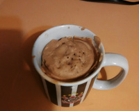 Bolo simples de caneca de micro-ondas