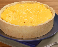 Costela desfiada, cheddar e cebola caramelizada: a combinação dos sonhos para quem ama uma torta salgada bem suculenta e é leitor do TudoGostoso
