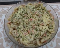 Salada de macarrão com sardinha