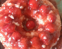 Manjar de coco com calda de morango