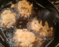 Bolinho de arroz com calabresa