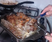 Contra-filé recheado com mostarda e creme de cebola