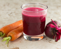 Suco de beterraba com cenoura: o que acontece com a cor do corpo se exagerar na bebida