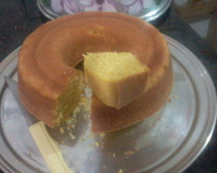 Bolo de fubá com coco