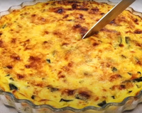 Eu almoço e janto essa quiche várias vezes na semana: torta saudável é proteica, barata e tem poucas calorias