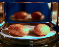 Esse é o melhor jeito de fazer batata assada para economizar na conta de gás, e ainda fica muito mais gostosa!