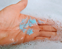 O motivo é óbvio, mas poucos sabem: por que o sabão de lavar roupa é azul na maioria dos casos?