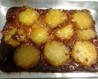 Bolo amarelo de abacaxi