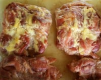 Coxas e sobrecoxas assadas com creme de cebola