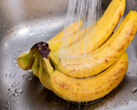 Basta molhar uma banana com água por 10 segundos… Como é que só agora descobri essa maravilha?